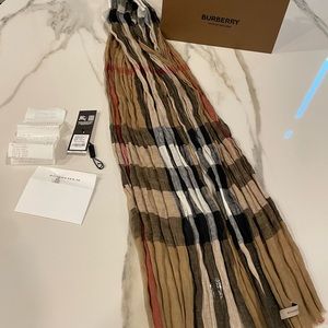Burberry Check Linen Scarf